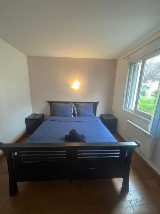 Ferienwohnung F2 Avec Terrasse, Parking Gratuit Guyancourt Exterior foto