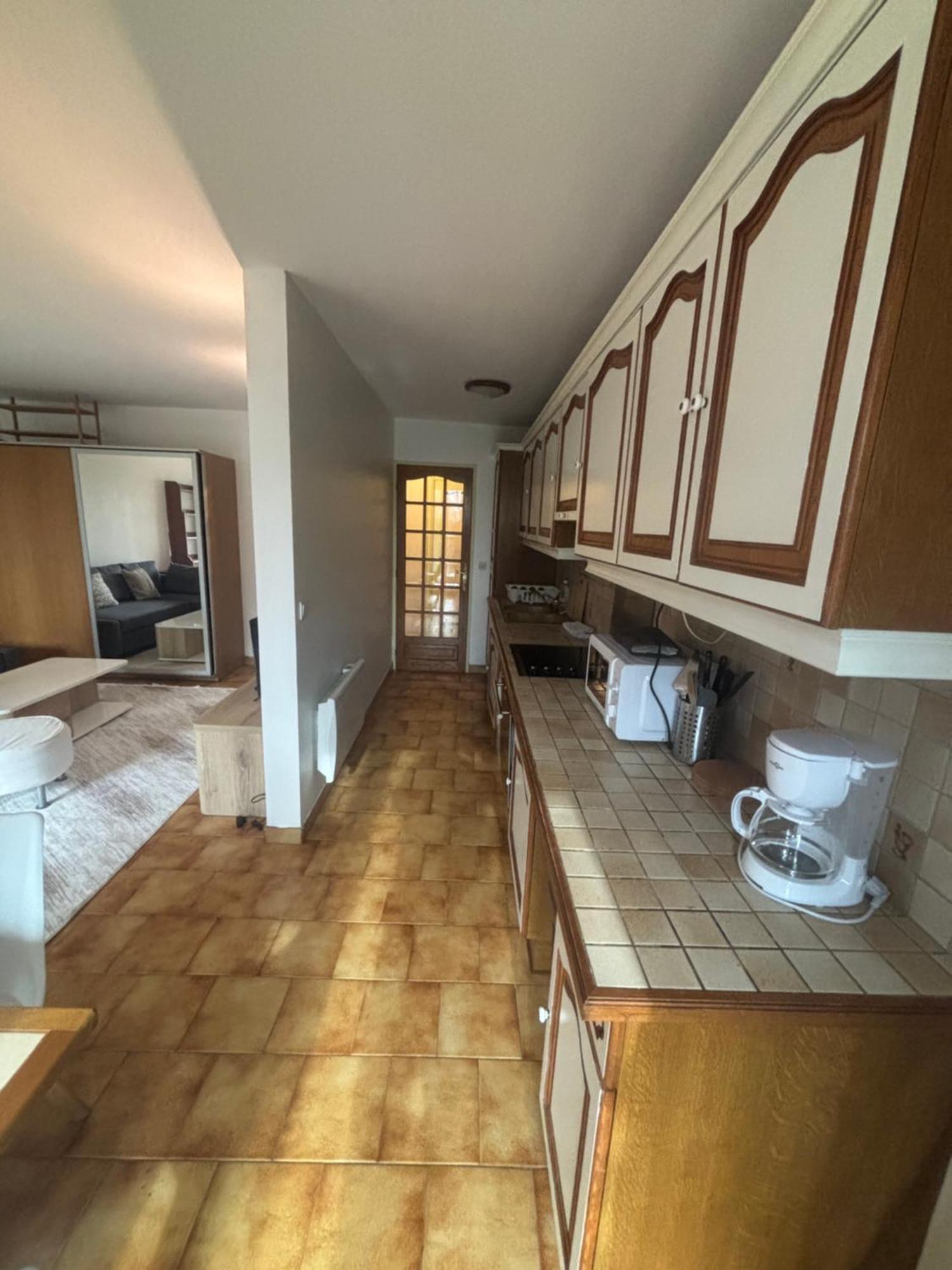 Ferienwohnung F2 Avec Terrasse, Parking Gratuit Guyancourt Exterior foto