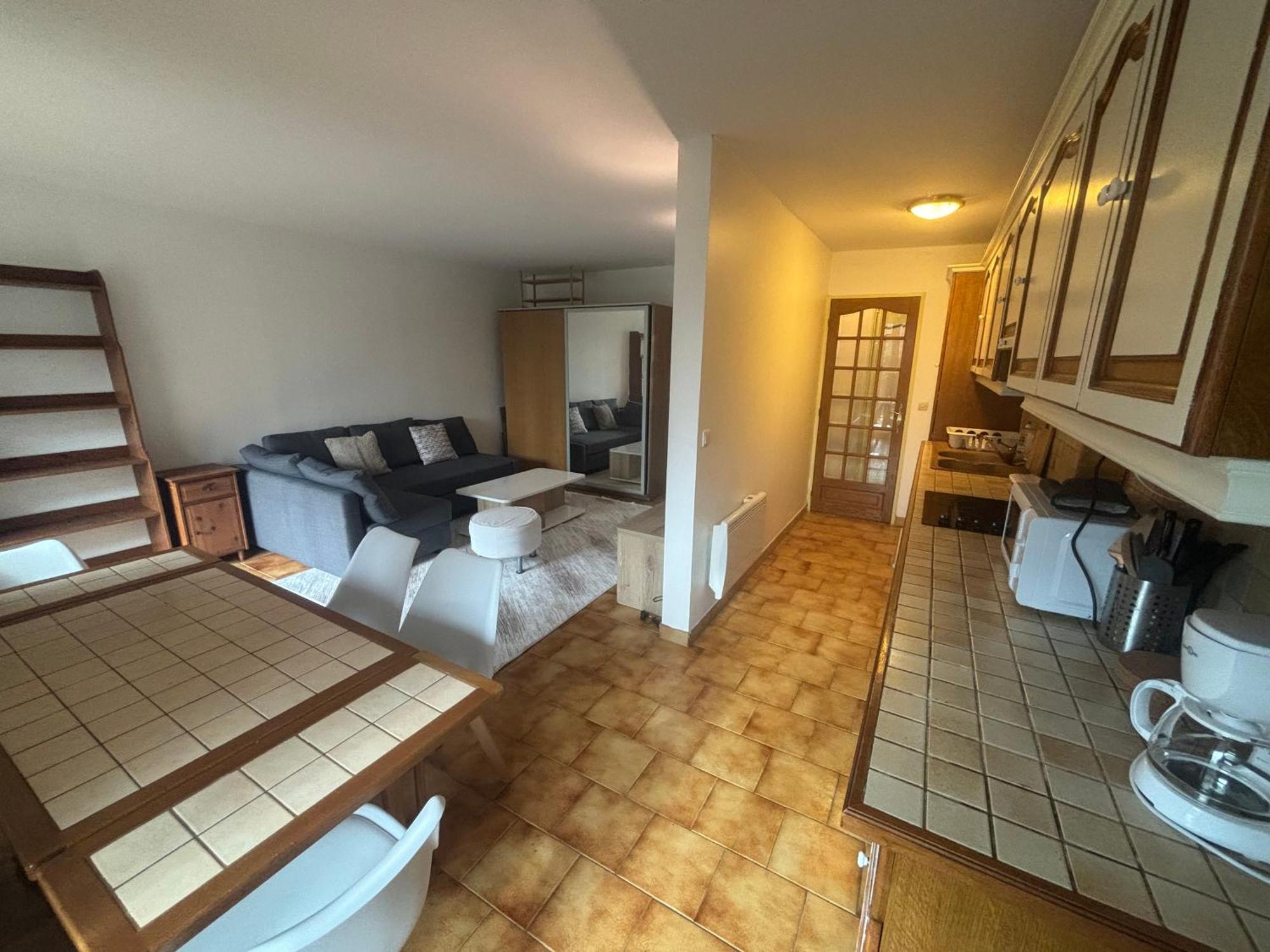 Ferienwohnung F2 Avec Terrasse, Parking Gratuit Guyancourt Exterior foto